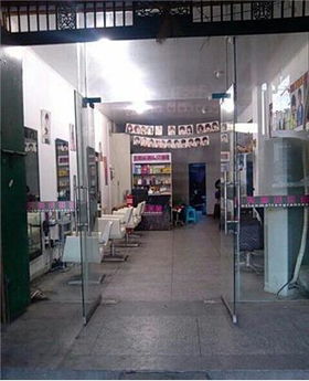 黃金地段美發(fā)店轉(zhuǎn)讓——緊鄰多家鞋廠，客源穩(wěn)定，商機(jī)無限